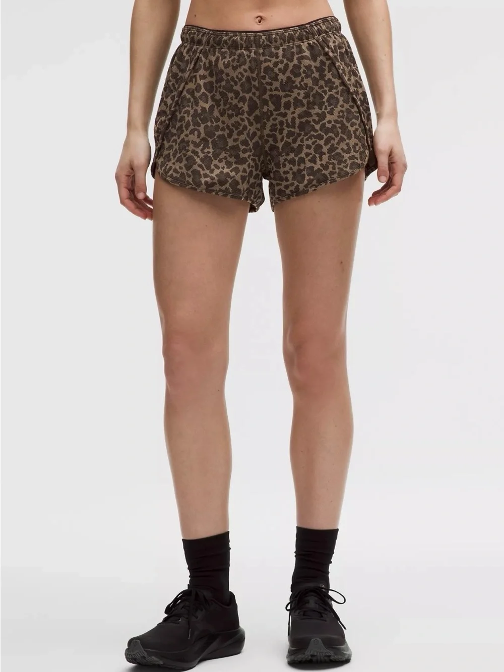Lululemon Women's Swiftly Mid-Rise Short 3